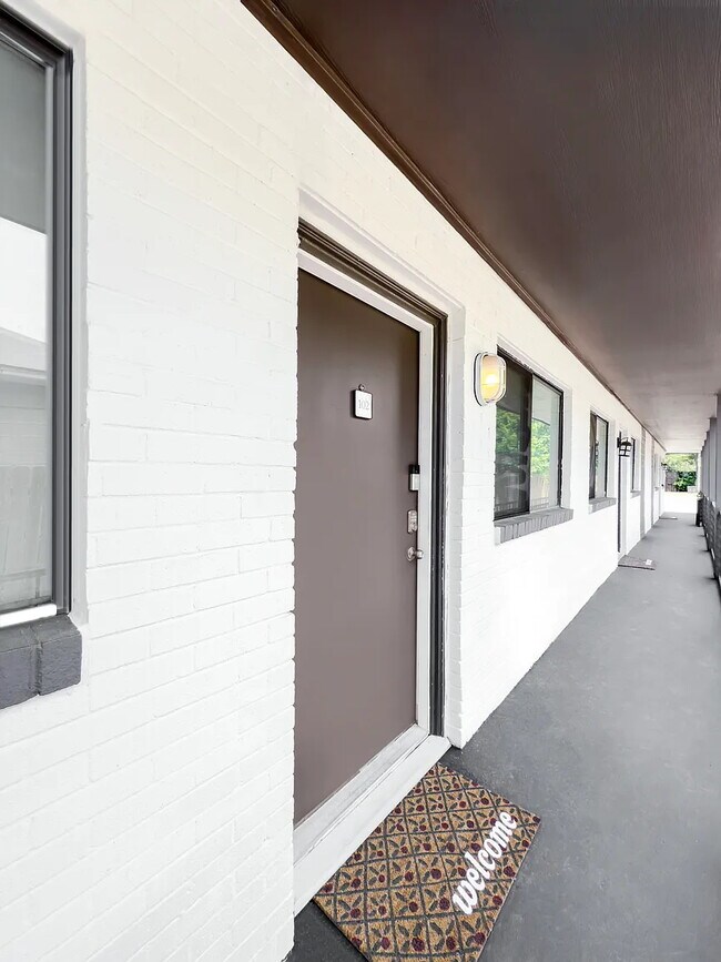 Building Photo - 5329 Reiger Ave