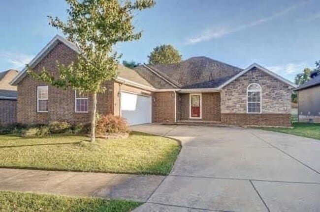 Primary Photo - 3 Bedroom with Garage! HOA PAID!