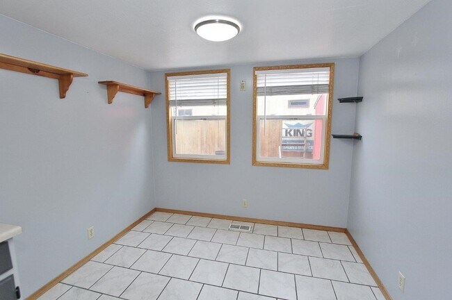 Building Photo - Fantastic Private Oasis in South East Boise!! 6 Month Lease!!