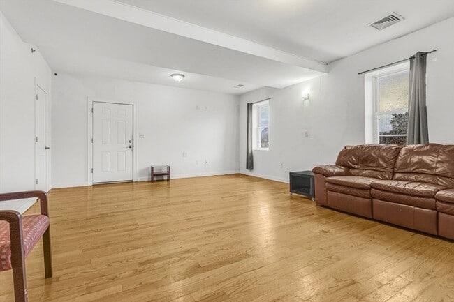 Building Photo - 48 Dudley St