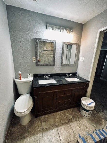 Building Photo - 12929 Pennystone Dr