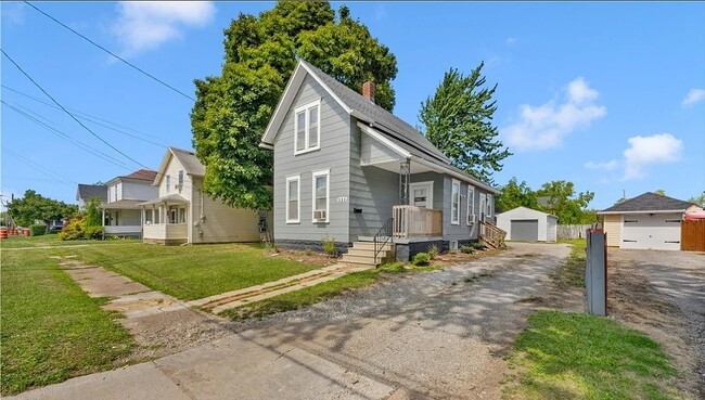 Building Photo - 504 W 21st St