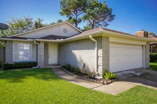 Building Photo - 20143 Beechview Ln