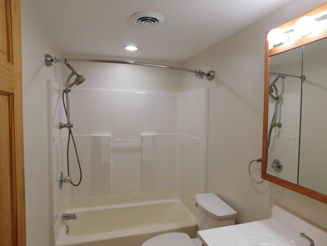 Building Photo - 32005 W 12 Mile Rd