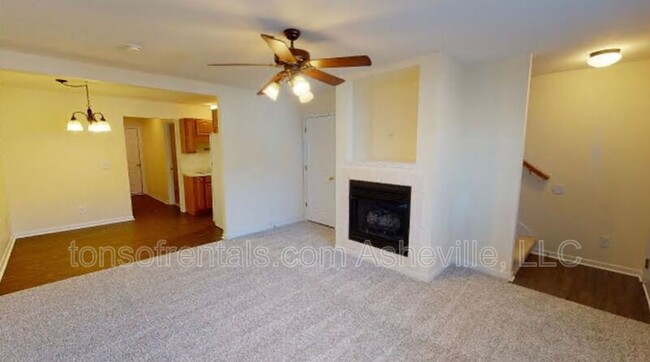 Building Photo - 98 Rotunda Cir