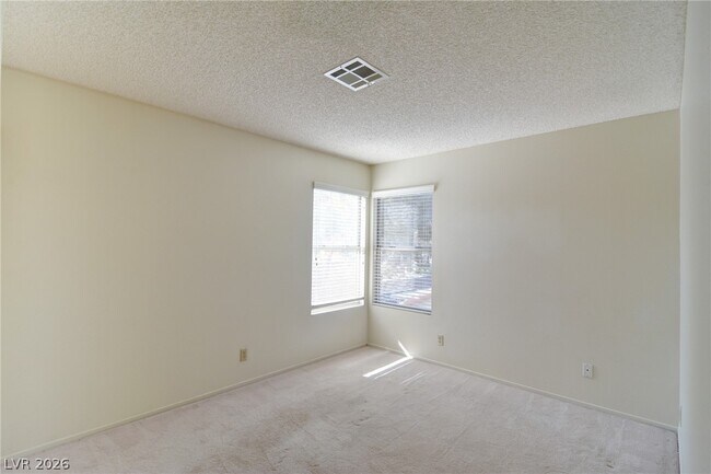 Building Photo - 217 S White Cloud Cir