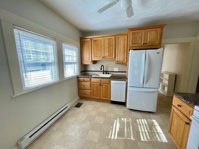 Building Photo - 222 Holbrook Rd