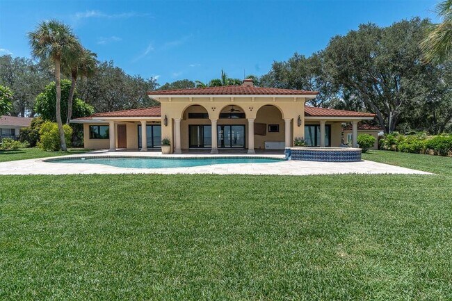 Building Photo - 5810 Bahama Shores Dr S