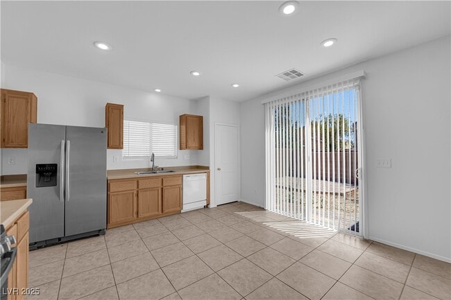 Building Photo - 6236 Halstead Ct