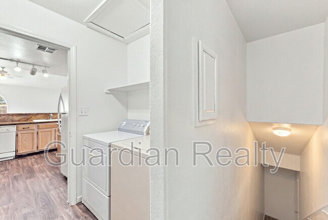 Building Photo - 3676 Renovah St