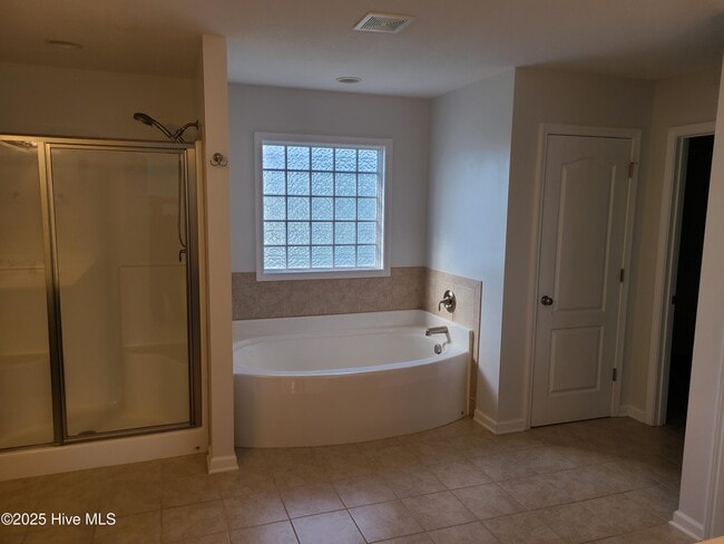 Building Photo - 110 Regatta Way