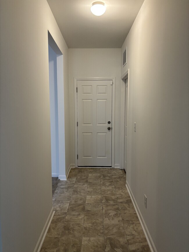 Building Photo - 113 Benson Vlg Dr