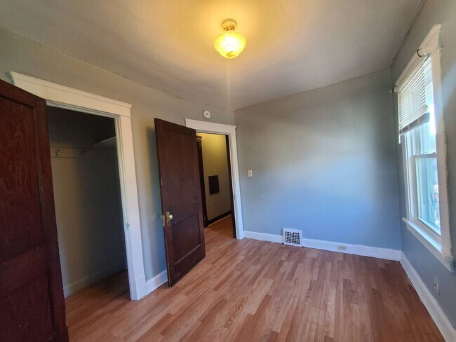 Building Photo - 2217 W 105th St