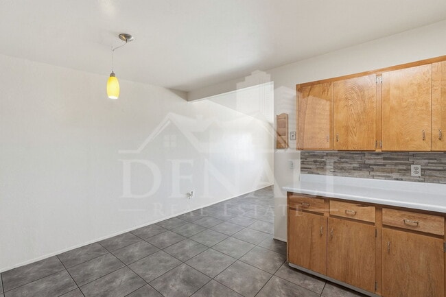 Building Photo - 1808 W Caravelle Rd