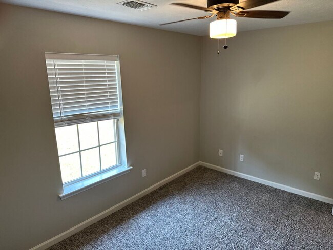 Building Photo - 3-Bedroom, 2-Bathroom Split floor plan Home for Rent in Austin, AR – Available April 2026