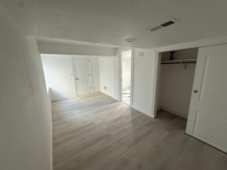 Building Photo - 13813 W 64th Pl