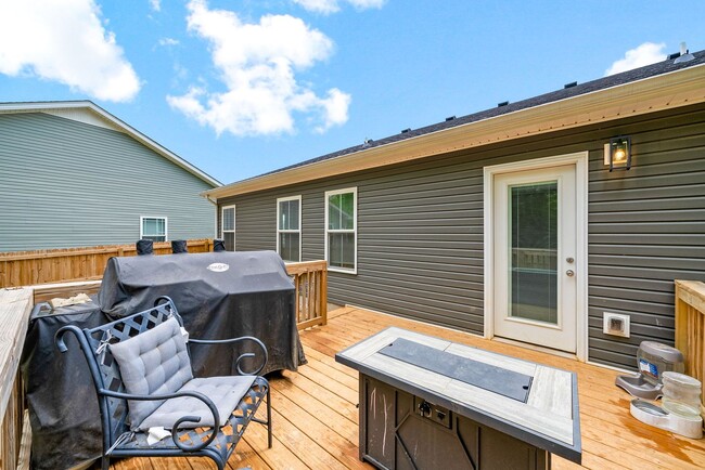 Building Photo - 3 Bedroom Pet Friendly Home For Rent Near ...