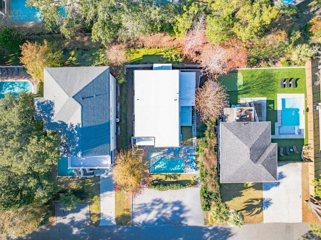 Building Photo - 7 Periwinkle Ln