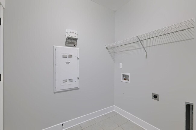 Building Photo - Beautiful 4 Bedroom, 3 Bath Home + Bonus - Available in Smyrna!