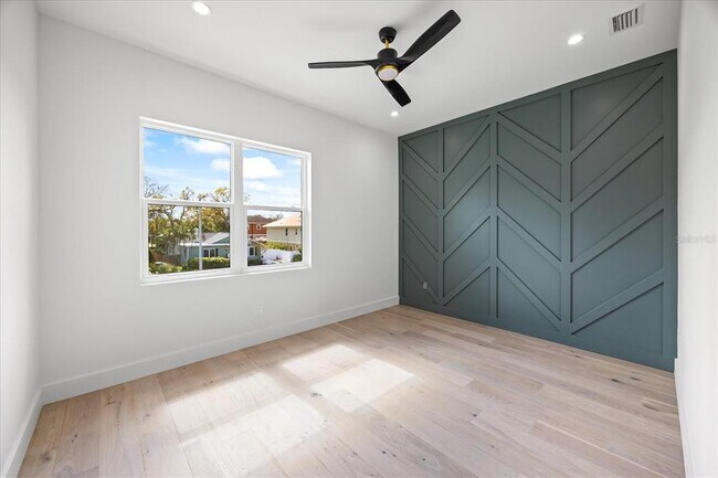 Building Photo - 3601 W Platt St