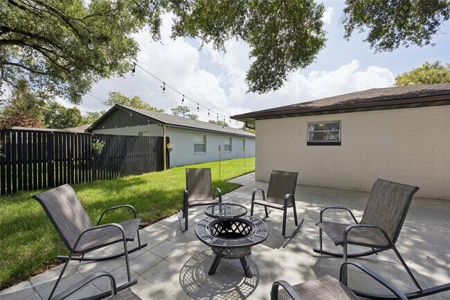 Building Photo - 536 Hibiscus Way