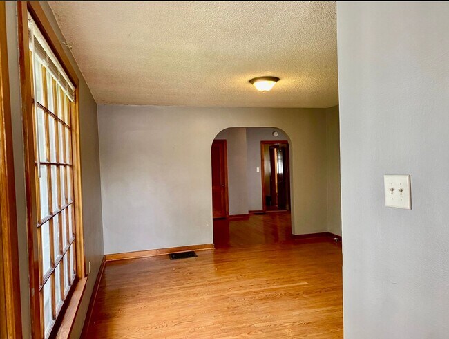 Building Photo - 717 5th Street