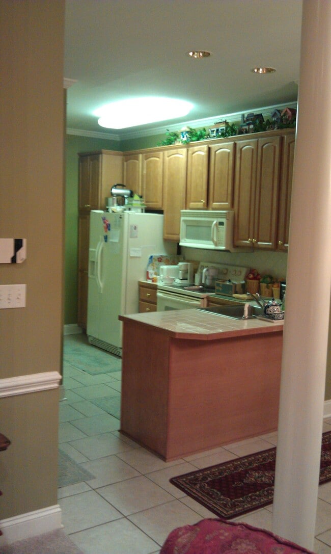 Building Photo - 2404 W McCown Dr