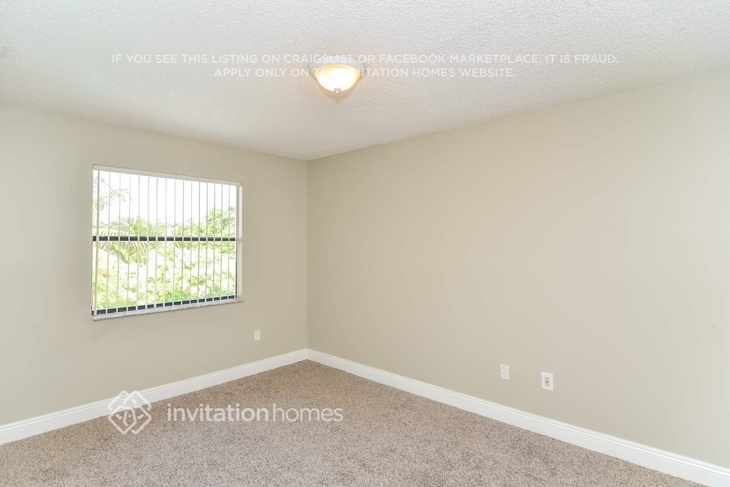 Building Photo - 5436 SW 148th Pl