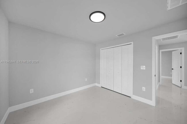 Building Photo - 3210 10th St SW