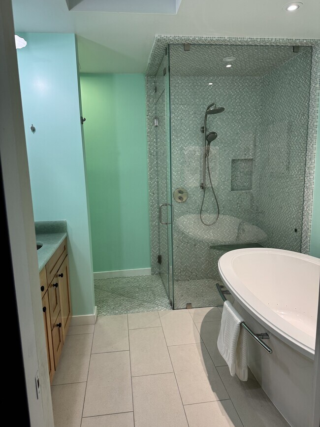 Building Photo - 345 Taylor St