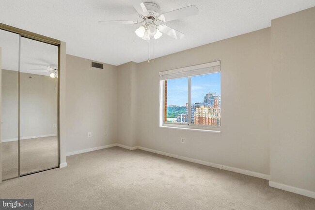 Building Photo - 2151 Jamieson Ave