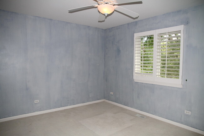 Building Photo - 2723 Whitehall Ln