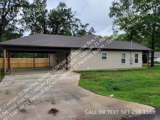 Building Photo - 211 N Jackson St
