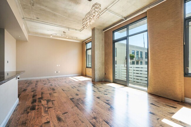 Building Photo - Expansive East Village 1 Bedroom at M2I! 2...