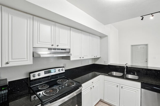 Building Photo - 8255 Ibis Club Dr