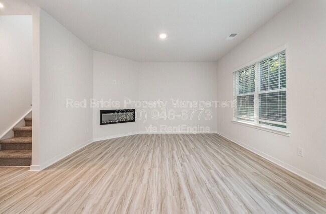 Building Photo - 142 Rustling Waters Dr