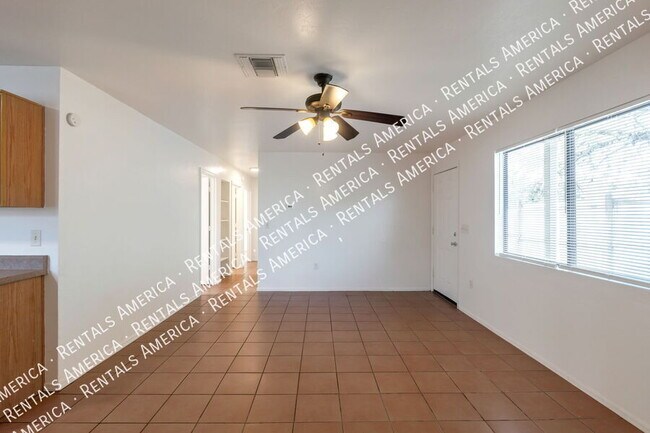 Building Photo - 1107 W Sonora St