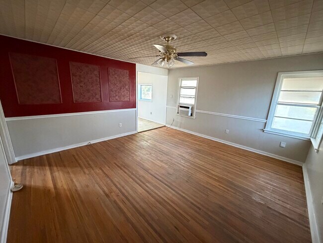 Building Photo - 2315 32nd St