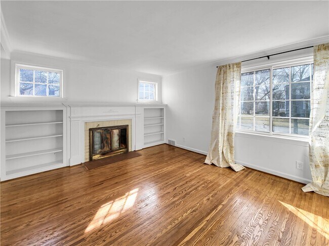 Building Photo - 54 Westmoreland Dr