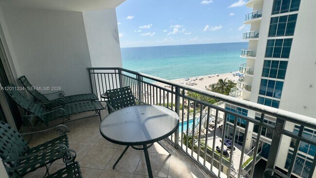 Building Photo - 17375 Collins Ave
