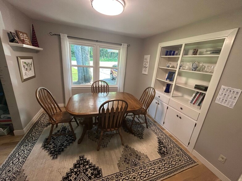 Dining Area - N2W27318 Lyles Dr