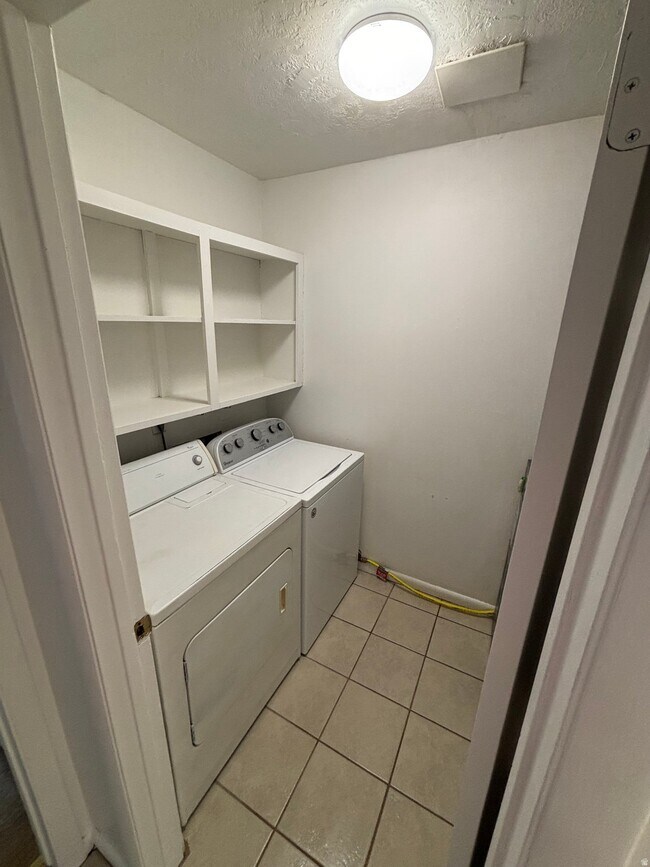Building Photo - 1461 W 400 S