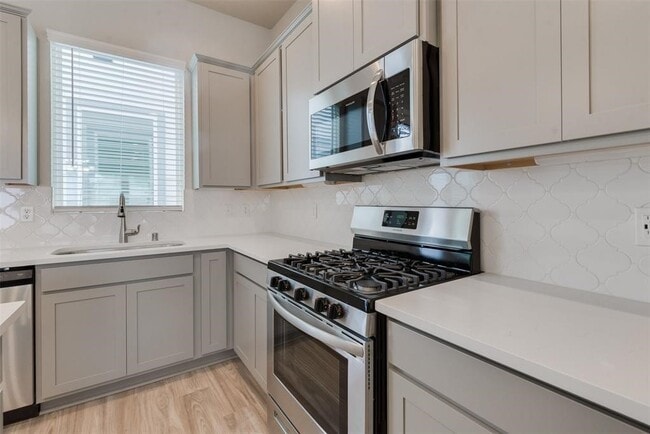 Building Photo - 7705 Rainbow Cl