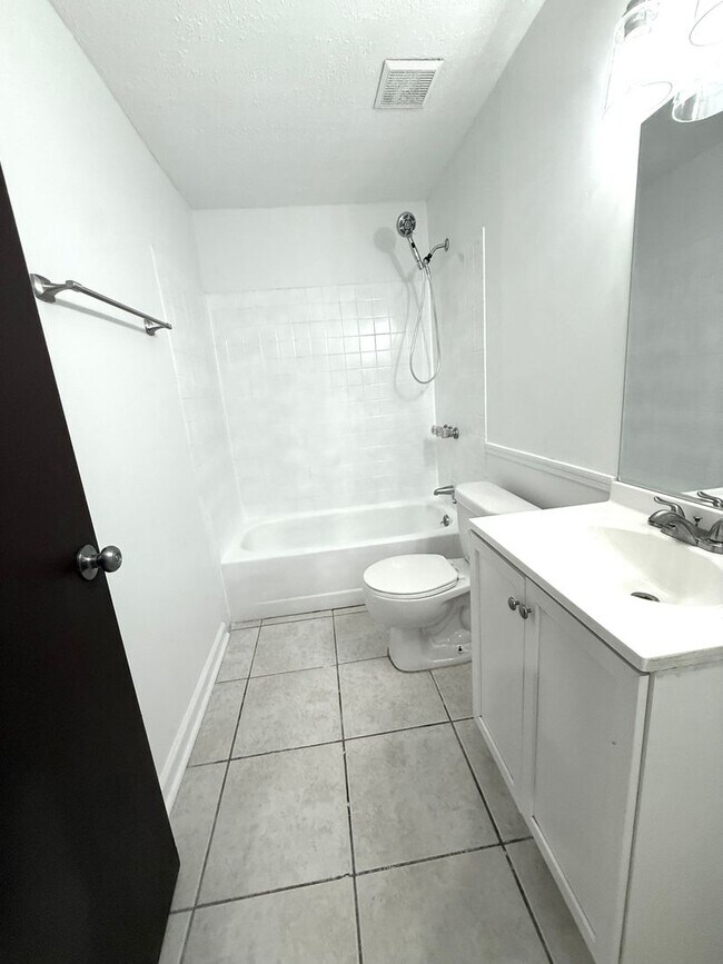 Building Photo - RENOVATED!!!!Great Location with Desirable...