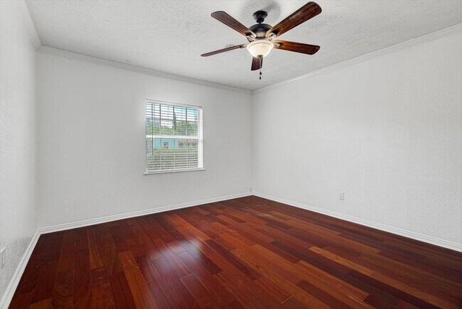 Building Photo - 116 Tarpon Ave