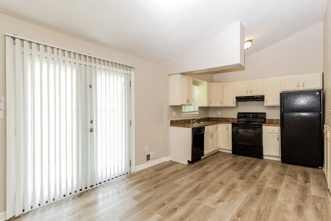 Building Photo - 2810 Swansea Ct