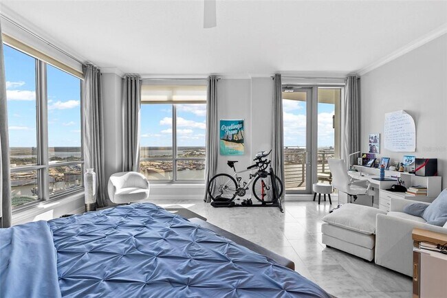 Building Photo - 449 S 12th St