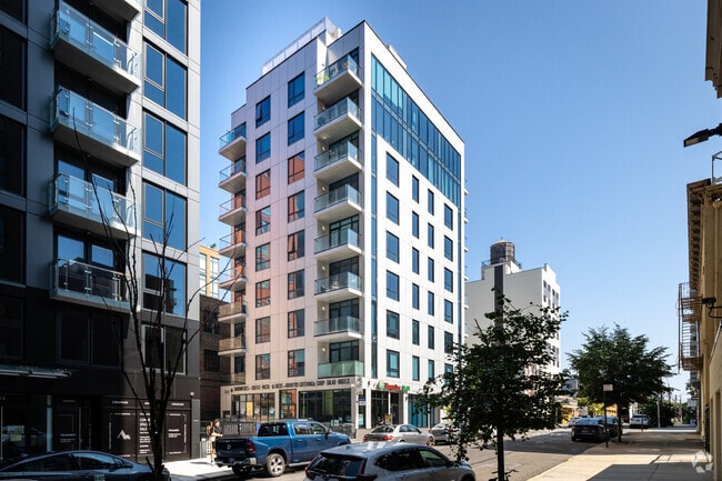 Building Photo - Queens Boro Tower