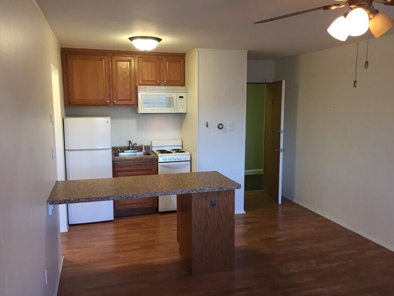 Building Photo - 564 W State Rte 22