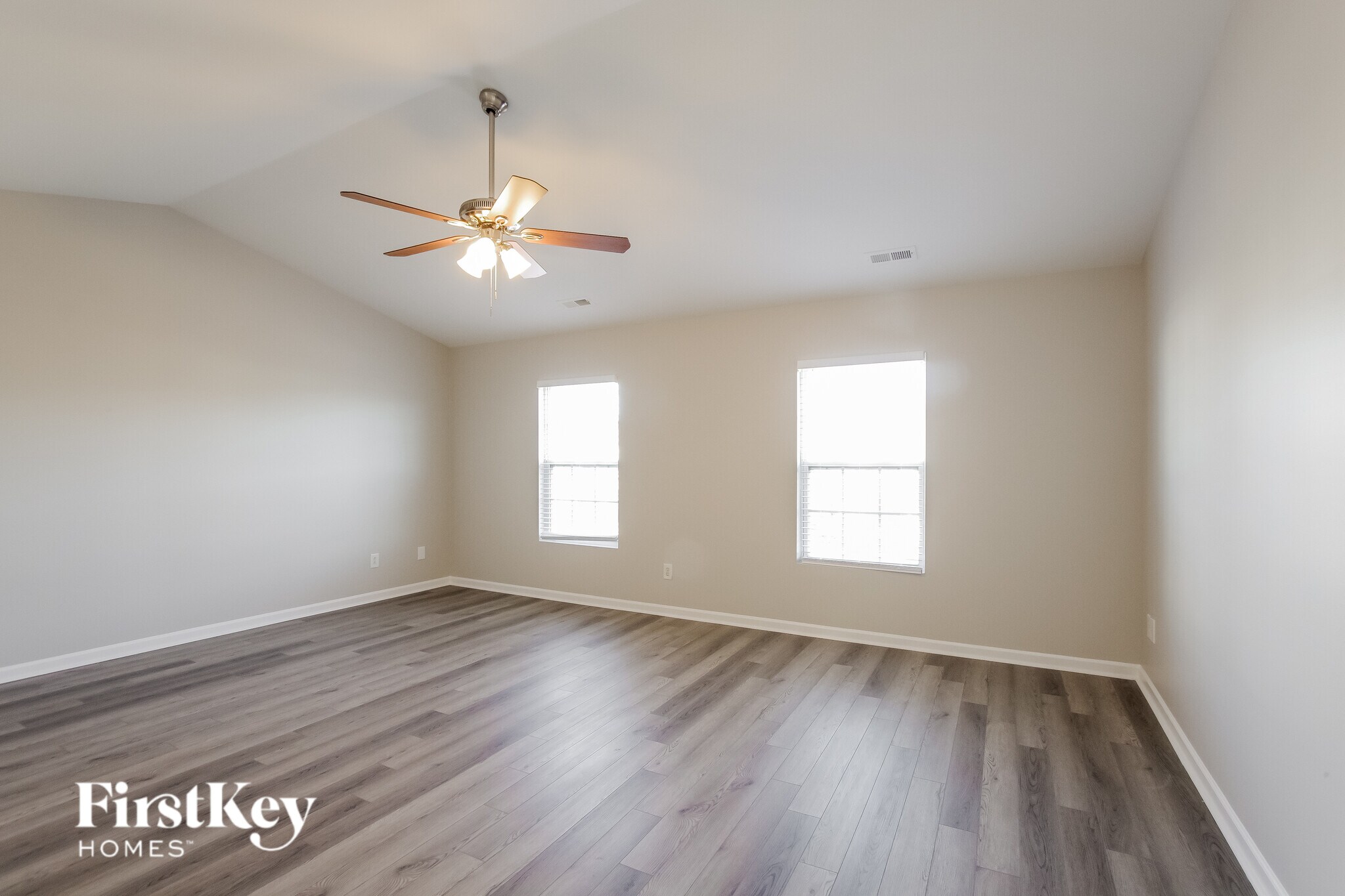 Building Photo - 7421 Lamplighter Close Dr